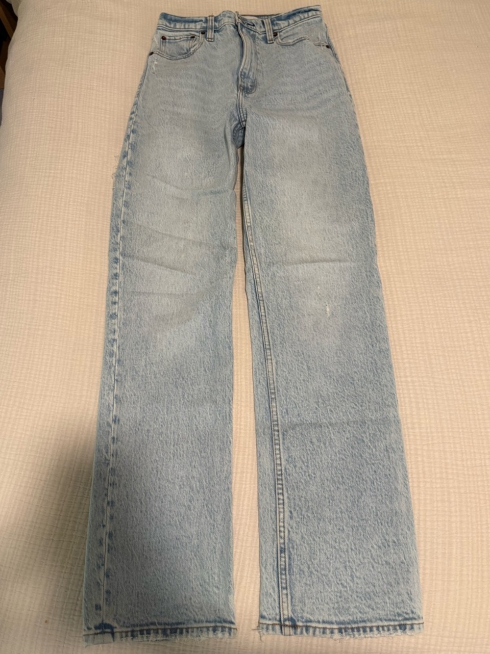 Abercrombie & Fitch The 90’s Straight Ultra High Rise Light Wash Jean with rip